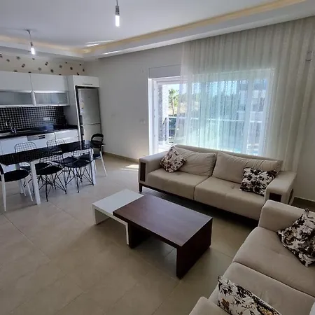 Felicia Second Floor Daire *